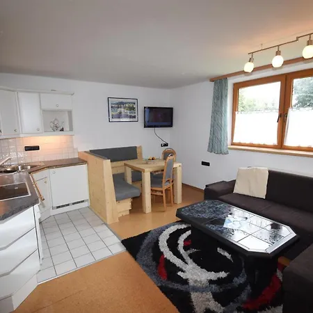 Schmiedererhof بيت ضيافة والشسي