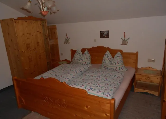 Schmiedererhof بيت ضيافة والشسي