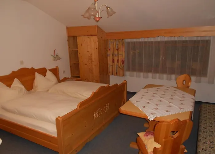 بيت ضيافة Schmiedererhof والشسي