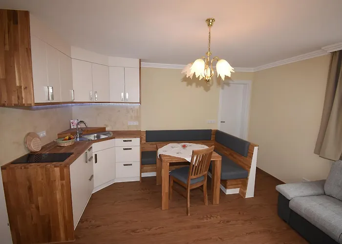 Schmiedererhof بيت ضيافة والشسي